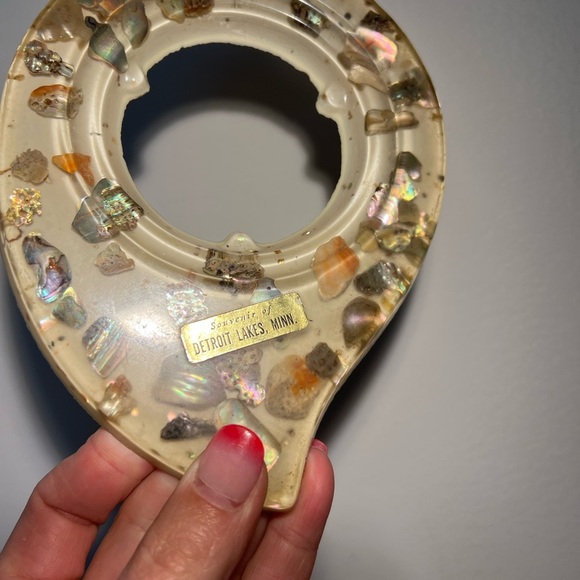 Vintage 1970’s Detroit Souvenir Trivet Lucite Pearl Abalone Trivet - Picture 8 of 10